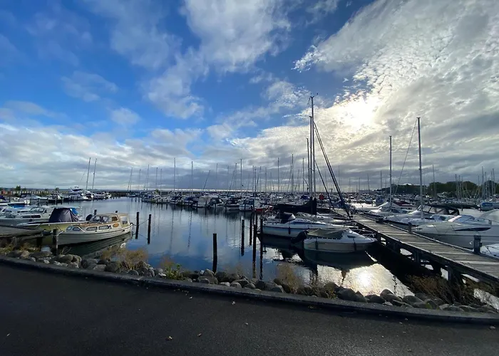 Cph Airport - 1 Min To Train, 15 Min To Center Apartment *